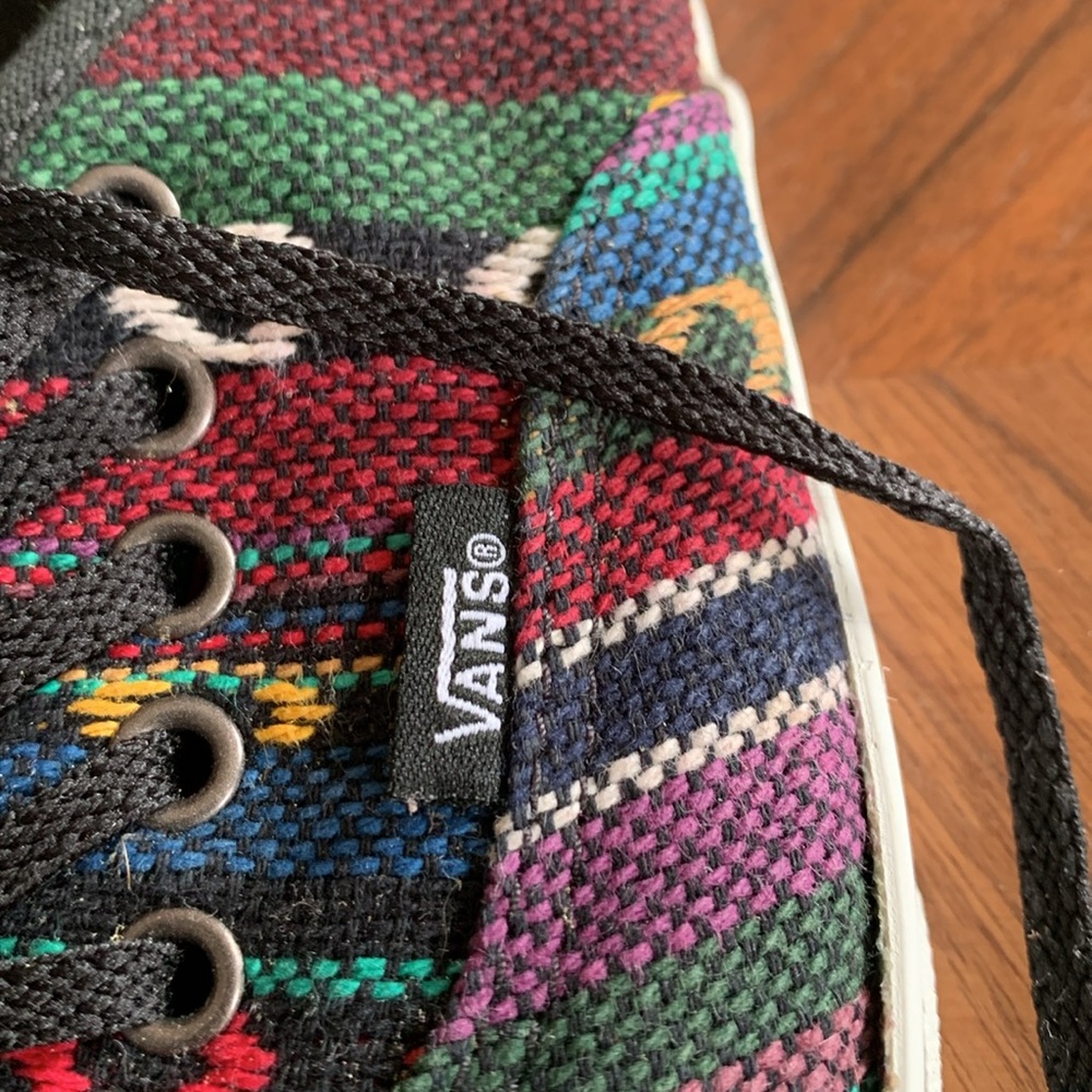 Vans - Picture 2 of 6